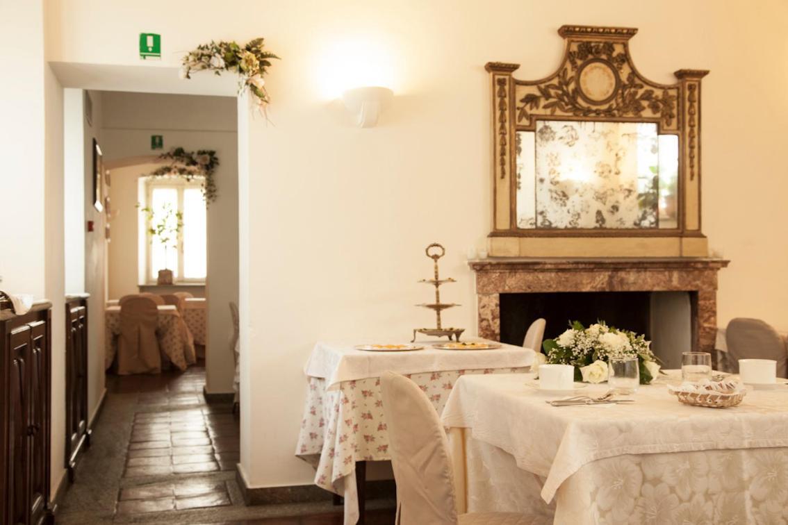 Locanda La Posta Cavour Екстериор снимка