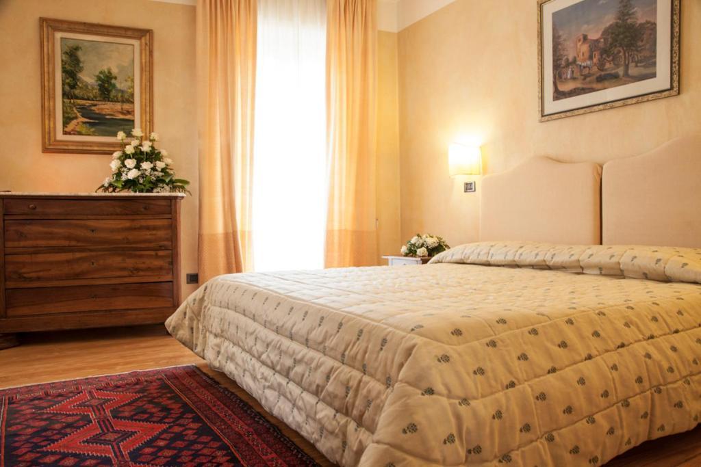 Locanda La Posta Cavour Стая снимка